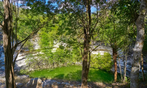 Cenote Sagrado sacred sinkhole Chichen Itza — Stock Photo, Image