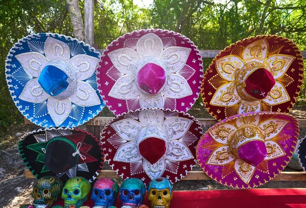 Chichen itza sombrero and skulls Mexico — Stock Photo, Image