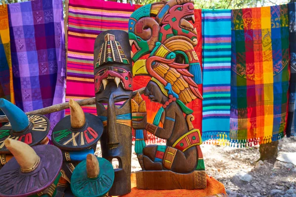 Chichen itza Mayan handcrafts and serapes — Stock Photo, Image