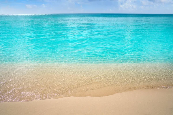 Caribbean turquoise beach clean waters — Stock Photo, Image