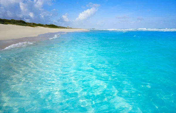 Praia azul-turquesa do Caribe águas limpas — Fotografia de Stock