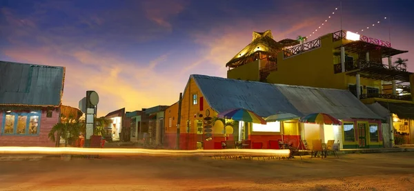 Карибський острів Holbox будинки захід сонця Мексики — стокове фото