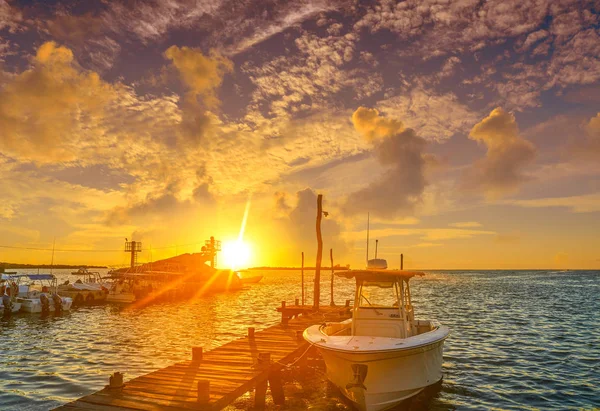 Holbox island hamnen sunset i Quintana Roo — Stockfoto