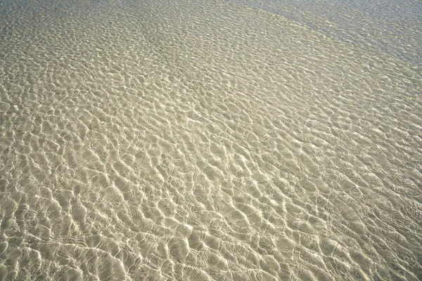Caribe transparente praia de água reflexão — Fotografia de Stock