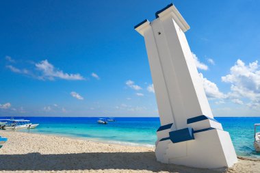 Puerto Morelos Eski bükülmüş deniz feneri