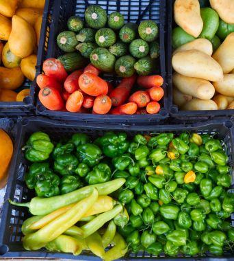 Meksika Pazar sebze biber havuç patates