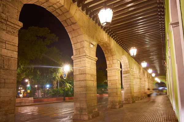 Mérida arcos de arcada de la ciudad de Yucatán México — Foto de Stock