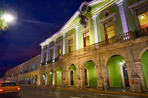 Merida cidade fachadas coloridas Yucatan México — Fotografia de Stock