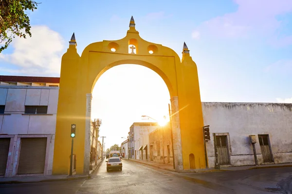 Merida Arco del Puente Arch in Yucatan — Stok fotoğraf