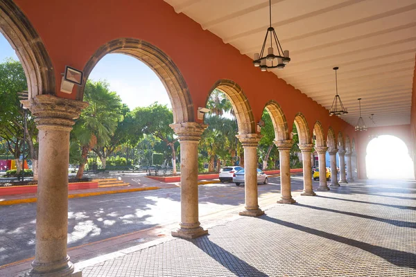 Merida město arkádové oblouky Mexiko Yucatán — Stock fotografie