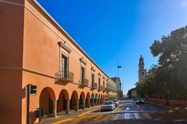 Merida cidade fachadas coloridas Yucatan México — Fotografia de Stock