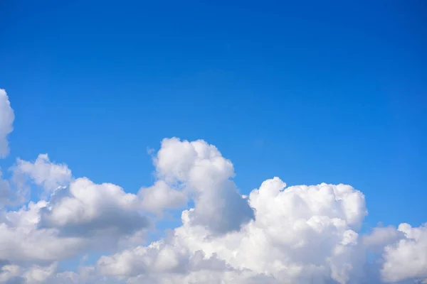 Blue sky white cumulus clouds — Stock Photo, Image