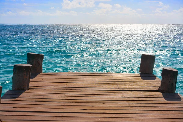 Riviera Maya wood pier Caribbean Mexico — Stock Photo, Image