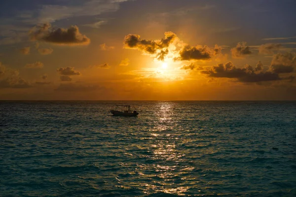 Riviera Maya napkelte a mexikói Karib-tenger — Stock Fotó