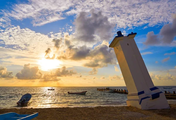 Faro de salida del sol en Puerto Morelos Riviera Maya — Foto de Stock