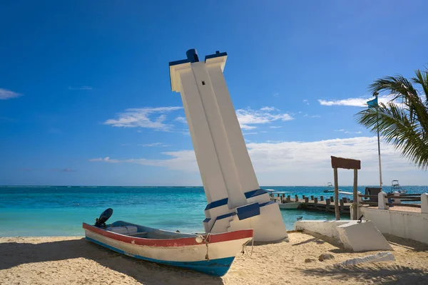 Puerto morelos gebogener leuchtturm riviera maya — Stockfoto