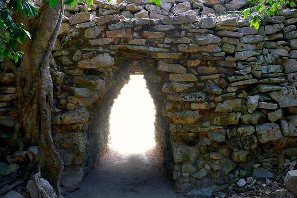 Entrée de l'arche maya de Tulum au Mexique — Photo