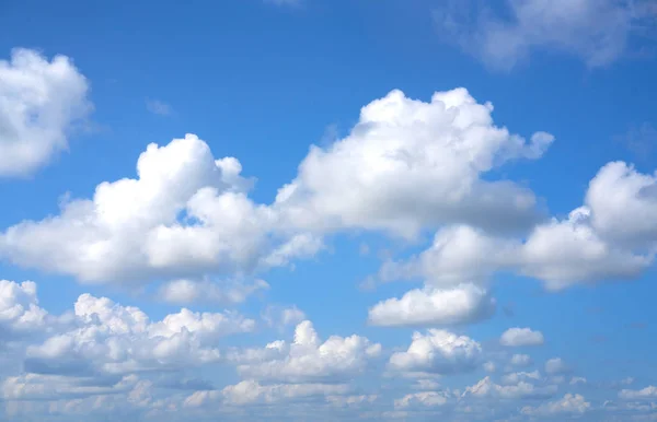 Idealnie błękitne niebo — Zdjęcie stockowe