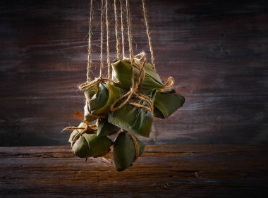 Zongzi Glutinous yapışkan pirinç köfte tarifi