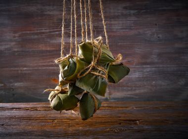 Zongzi Glutinous yapışkan pirinç köfte tarifi