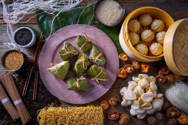 Zongzi pirinç köfte domuz buns shiitake erişte