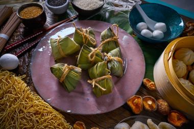 Zongzi pirinç köfte domuz buns shiitake erişte