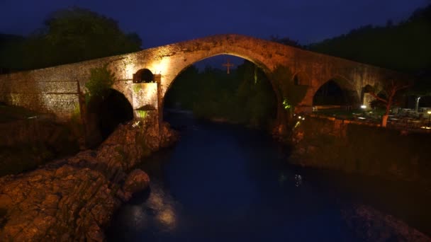 Cangas Onis Bridge Asturias Spain Night — Stock Video