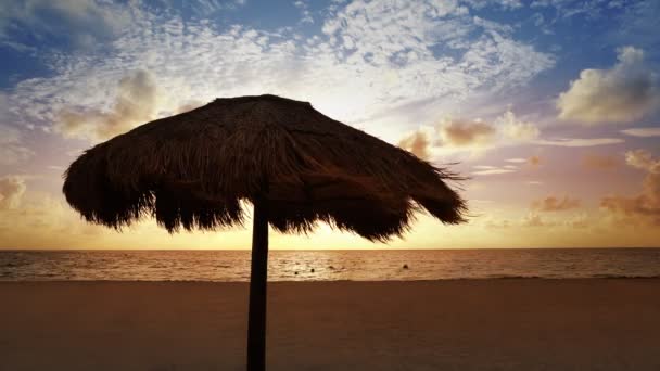 Riviera Maya Palapa Sunroof Beach Sunrise Caribbean Sea México — Vídeos de Stock