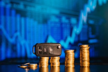 Araba için para biriktiriyorum. sigorta, kredi, finans ve araba satın alma kavramı.