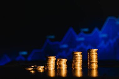 Satış dinamiği ve büyüme konsepti. Karışık medya. Fiyat artışı dinamikleri