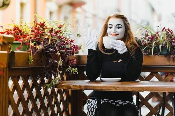 Μίμη Πίνει Καφέ Στο Παρίσι Κωμικός Μίμος Πίνοντας Καφέ — Φωτογραφία Αρχείου