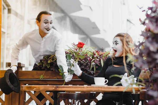 Mime Frente Paris Café Agindo Como Beber Chá Café — Fotografia de Stock