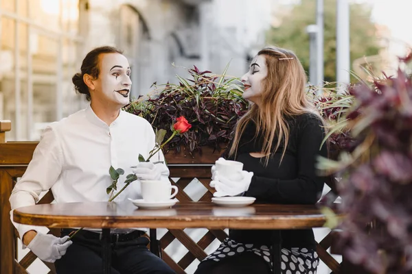 Mímica Frente Cafetería París Actuando Como Tomando Café — Foto de Stock