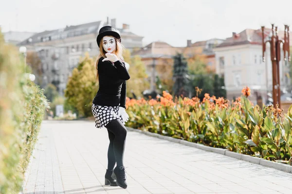 Girl Makeup Mime Improvisation Mime Shows Different Emotions — Stock Photo, Image