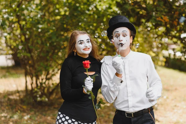 Couple Merry Mimes Hurries Date — Stock Photo, Image