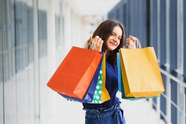 Moda Shopping Girl Retrato Mujer Belleza Con Bolsas Compras Centro —  Fotos de Stock