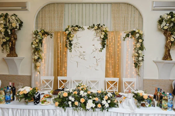 Egy Kép Asztalok Beállítása Egy Luxus Esküvői Terem — Stock Fotó