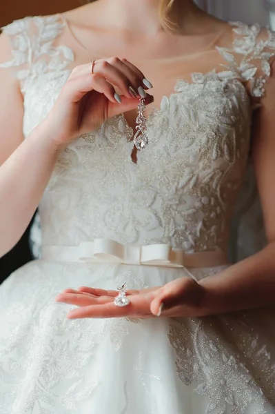 Beautiful Bride White Wedding Dress Puts Earring Beauty Model Girl — Stock Photo, Image
