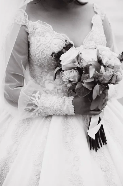 Noiva Segurando Grande Buquê Casamento Cerimônia Casamento — Fotografia de Stock