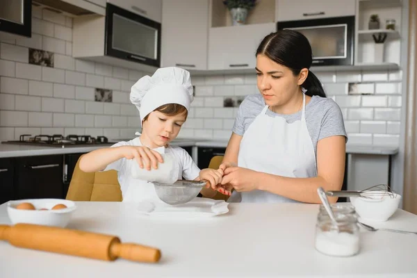 Young Mother Her Little Son Baking Cookies Together Home Kitchen — Stock Photo, Image