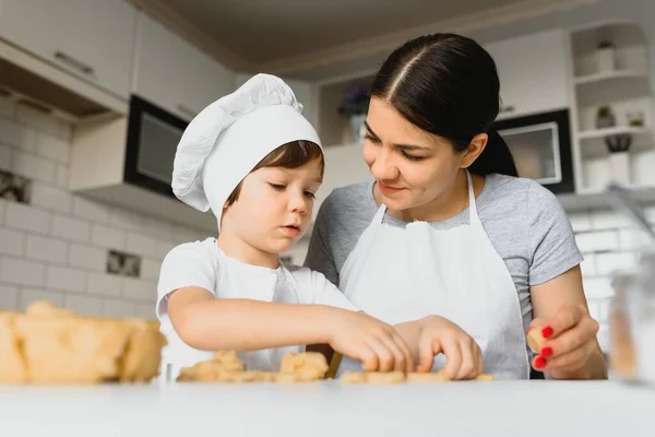 Mutlu Anne Küçük Oğlu Mutfakta Mutlu Zaman Birliktelik — Stok fotoğraf