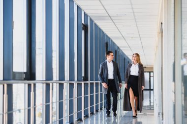 Genç çalışanlar ofis merkezine taşınıyor.