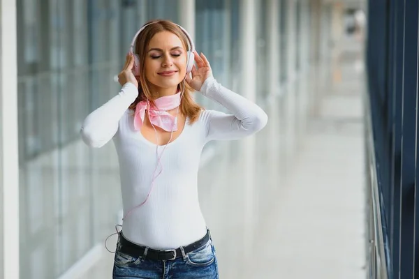 Stylish Girl Listening Music Pink Headphones — Stock Photo, Image