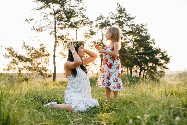 Stylish Mother Handsome Daughter Having Fun Nature Happy Family Concept — Stock Photo, Image