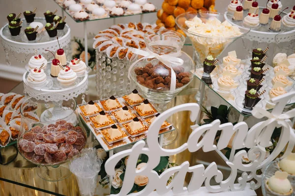 Desserts Aux Fruits Mousse Biscuits Différents Types Pâtisseries Sucrées Petits — Photo