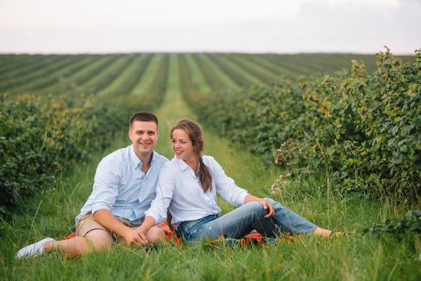 Amar Chico Chica Caminando Nature Concept Historia Amor Aire Libre — Foto de Stock