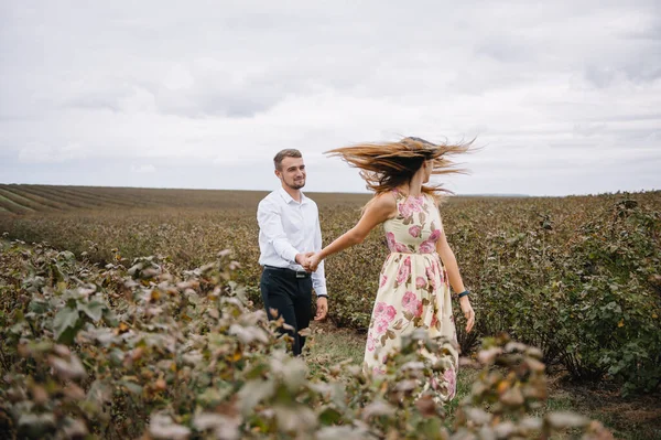 Girl Guy Walking Nature Portrait Couple Love Story Happy Smiling — Stock Photo, Image