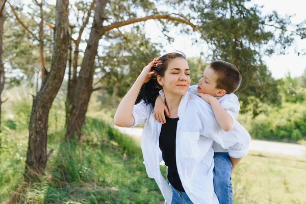 Happy Young Mother Playing Her Baby Park Green Lawn Happiness — Stock Photo, Image