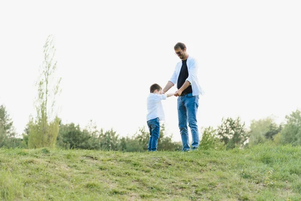 Joyeux Moment Avec Papa Concept Amusant Famille Homme Barbu Mignon — Photo