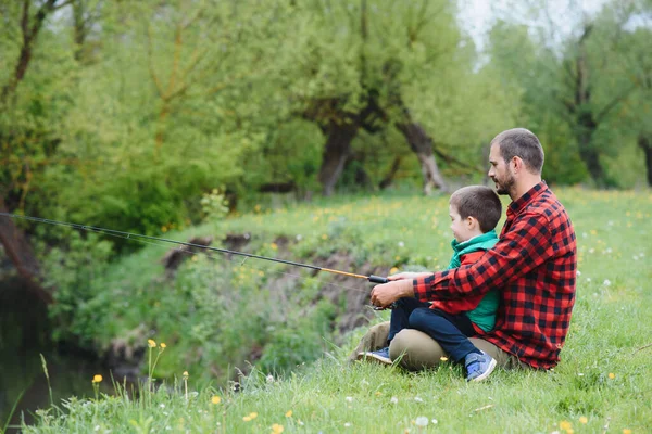 Padre Figlio Pesca Insieme — Foto Stock